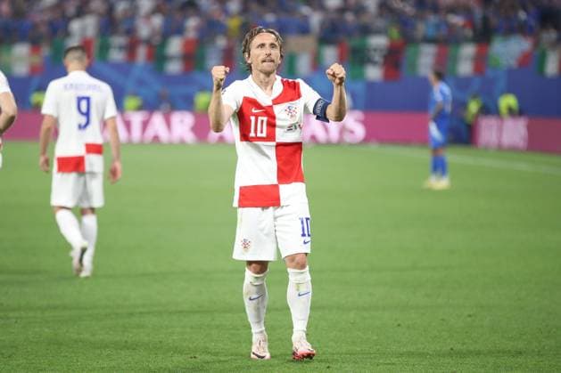 24.06.2024, xtgx, Fussball EM 2024, Kroatien - Italien emspor, v.l. Luka Modric (Krotaien, 10) Jubel, Torjubel, jubelt ueber das Tor, celebrate the goal, celebration (UEFA REGULATIONS PROHIBIT ANY USE OF PHOTOGRAPHS as IMAGE SEQUENCES and or QUASI-VIDEO) Leipzig
