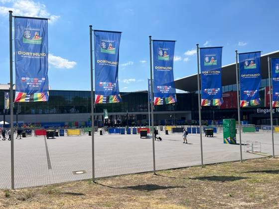 Einlass ins Stadion an der Westfalenhalle - Dortmund 25.06.2024: Frankreich vs. Polen, EURO2024 M32, Gruppe D, EM-Arena Dortmund