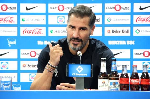 DEU, DFL, 2. FBL, Hertha BSC, Pressekonferenz, 25.06.2024, Hertha BSC Geschaeftsstelle, Berlin, DEU, DFL, 2. FBL, Hertha BSC, Pressekonferenz, im Bild Cheftrainer Cristian Fiel (Hertha BSC Berlin) DFL - regulations prohibit any use of Photographs as image sequences and or quasi-video Foto: Juergen Engler nordphoto GmbH