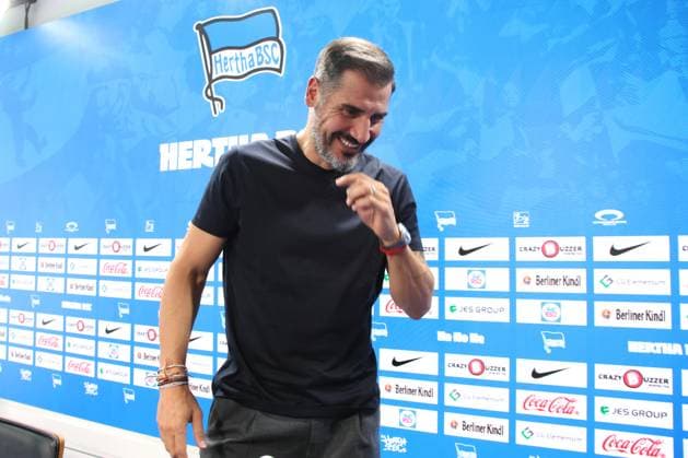 DEU, DFL, 2. FBL, Hertha BSC, Pressekonferenz, 25.06.2024, Hertha BSC Geschaeftsstelle, Berlin, DEU, DFL, 2. FBL, Hertha BSC, Pressekonferenz, im Bild Cheftrainer Cristian Fiel (Hertha BSC Berlin) DFL - regulations prohibit any use of Photographs as image sequences and or quasi-video Foto: Juergen Engler nordphoto GmbH