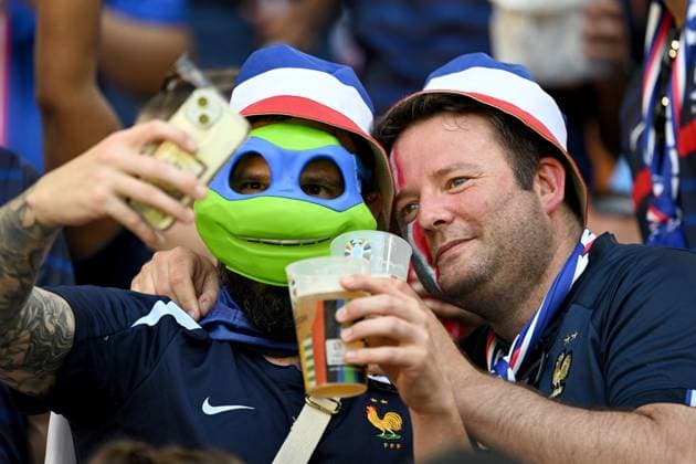 Germany Soccer Euro 2024 France - Poland 8716226 25.06.2024 French fans take a selfie during the UEFA EURO, EM, Europameisterschaft,Fussball 2024 Group D soccer match between France and Poland at the BVB Stadion Dortmund, in Dortmund, Germany. Alexey Filippov Sputnik Dortmund Germany  Copyright: xAlexeyxFilippovx