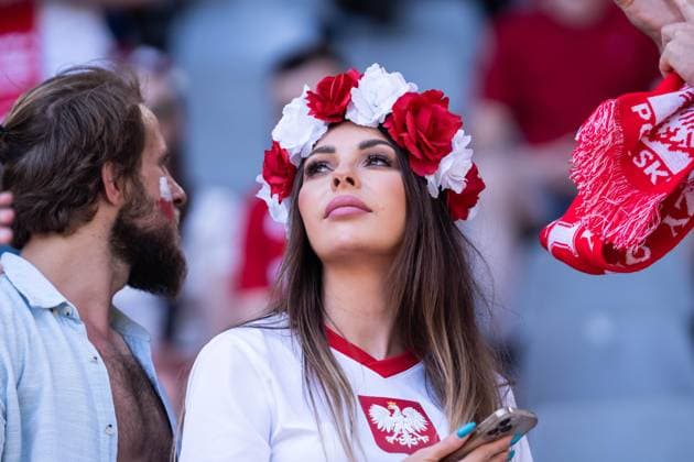 GER, Euro 2024, Group D, Frankreich (FRA) vs Polen (POL) 25.06.2024, Signal Iduna Park BVB Stadion Dortmund, Dortmund, GER, Euro 2024, Group D, Frankreich (FRA) vs Polen (POL) Im Bild: Polen Poland POL Fan, Frau im Trikot