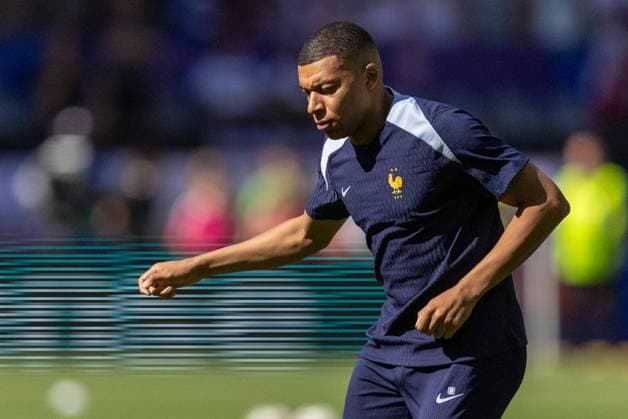 France v Poland - UEFA EURO, EM, Europameisterschaft,Fussball 2024 Kylian Mbappe is on the pitch before the UEFA Euro 2024 Group D match between France v Poland, at the BVB Stadion Dortmund in Dortmund, Germany, on June 25, 2024. Dortmund Germany  Copyright: xAndrzejxIwanczukx originalFilename:iwanczuk-francevp240625_npMxG.jpg