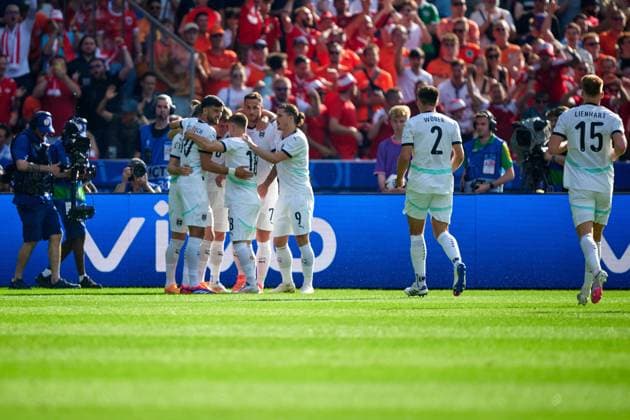Oesterreich jubelt ueber Tor zum 1:0, GER, UEFA EURO, EM, Europameisterschaft,Fussball 2024, Fussball Herren, UEFA EM 2024 Matchtag 3, Gruppe D, Niederlande vs. Oesterreich, Netherlands vs. Austria, 25.06.2024. GER, UEFA Euro 2024, Fussball Herren, UEFA EM 2024 Matchtag 3, Gruppe D, Niederlande vs. Oesterreich, Netherlands vs. Austria, 25.06.2024. Berlin Copyright: xEibner-Pressefotox xClaudiusxRauchx EP_CRH