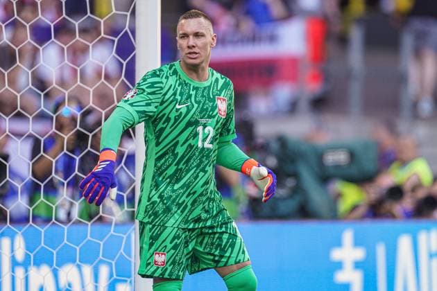 2024-06-25 France v Poland - Group D - UEFA EURO, EM, Europameisterschaft,Fussball 2024 DORTMUND, GERMANY - JUNE 25: Lukasz Skorupski of Poland looks up during the Group D - UEFA EURO 2024 match between France and Poland at BVB Stadion Dortmund on June 25, 2024 in Dortmund, Germany. (Photo by Joris Verwijst BSR Agency) Dortmund Germany Content not available for redistribution in The Netherlands directly or indirectly through any third parties. Copyright: xBSRxAgencyx