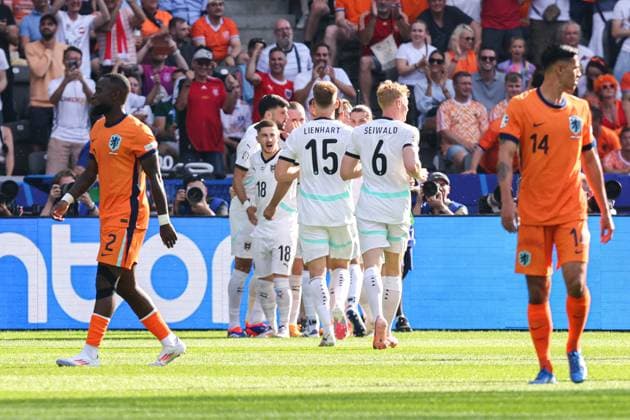 2024-06-25 Netherlands v Austria - Group D - UEFA EURO, EM, Europameisterschaft,Fussball 2024 BERLIN, GERMANY - JUNE 25: Romano Schmid of Austria, Philipp Lienhart of Austria, Nicolas Seiwald of Austria celebrating goal of Donyell Malen of the Netherlands during the Group D - UEFA EURO 2024 match between Netherlands and Austria at Olympiastadion on June 25, 2024 in Berlin, Germany. (Photo by Peter Lous BSR Agency) Berlin Germany Content not available for redistribution in The Netherlands directly or indirectly through any third parties. Copyright: xBSRxAgencyx