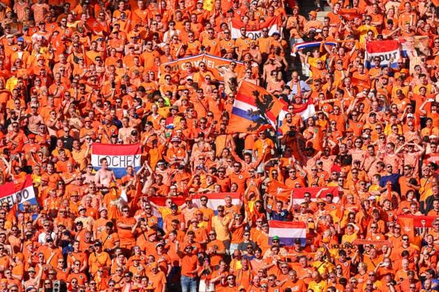 Sport Bilder des Tages 2024-06-25 Netherlands v Austria - Group D - UEFA EURO, EM, Europameisterschaft,Fussball 2024 BERLIN, GERMANY - JUNE 25: Fans of the Netherlands waving with flags during the Group D - UEFA EURO 2024 match between Netherlands and Austria at Olympiastadion on June 25, 2024 in Berlin, Germany. (Photo by Peter Lous BSR Agency) Berlin Germany Content not available for redistribution in The Netherlands directly or indirectly through any third parties. Copyright: xBSRxAgencyx