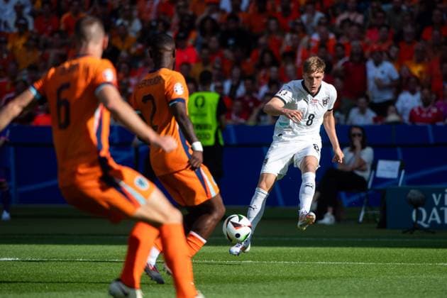 Alexander Prass (Oesterreich, 08) am Ball bei der Flanke vor dem Tor zum 0:1, GER, Netherlands (NED) vs Austria (AUT), Fussball Europameisterschaft, UEFA EURO, EM, Europameisterschaft,Fussball 2024, Gruppe D, 3. Spieltag, 25.06.2024 GER, Netherlands (NED) vs Austria (AUT), Fussball Europameisterschaft, UEFA EURO 2024, Gruppe D, 3. Spieltag, 25.06.2024 Berlin Copyright: xEibner-Pressefoto Memmlerx EP_MMR