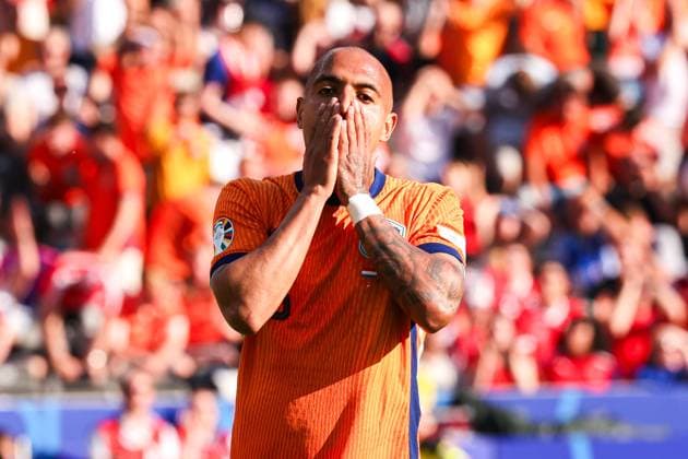 Sport Bilder des Tages 2024-06-25 Netherlands v Austria - Group D - UEFA EURO, EM, Europameisterschaft,Fussball 2024 BERLIN, GERMANY - JUNE 25: Donyell Malen of the Netherlands looks dejected during the Group D - UEFA EURO 2024 match between Netherlands and Austria at Olympiastadion on June 25, 2024 in Berlin, Germany. (Photo by Peter Lous BSR Agency) Berlin Germany Content not available for redistribution in The Netherlands directly or indirectly through any third parties. Copyright: xBSRxAgencyx