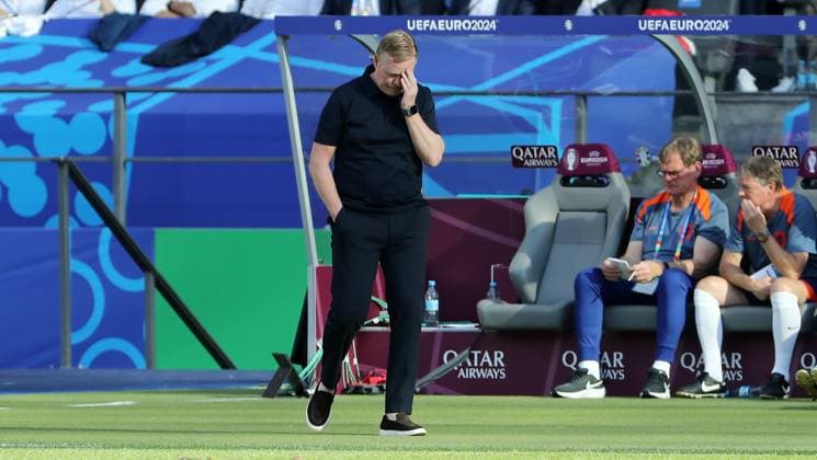 Trainer Ronald Koeman nachdenklich enttäuscht Enttäuschung Fußball Fussball Europameisterschaft Euro 2024 EM Herren Saison 2023 2024 25.06.2024 Niederlande NED vs. Österreich AUT in Berlin DFL regulations prohibit any use of photographs as image sequences and or quasi-video.