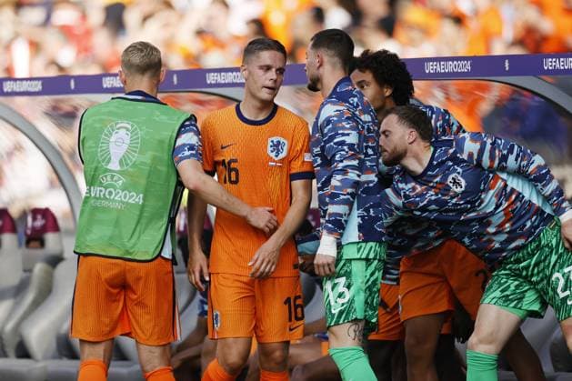 BERLIN - Joey Veerman of Holland disappointed during the UEFA EURO, EM, Europameisterschaft,Fussball 2024 group D match between the Netherlands and Austria at the Olympiastadion on June 25, 2024 in Berlin, Germany. ANP MAURICE VAN STEEN UEFA EURO 2024 2024 xVIxANPxSportx xxANPxIVx 502042916 originalFilename: 502042916.jpg