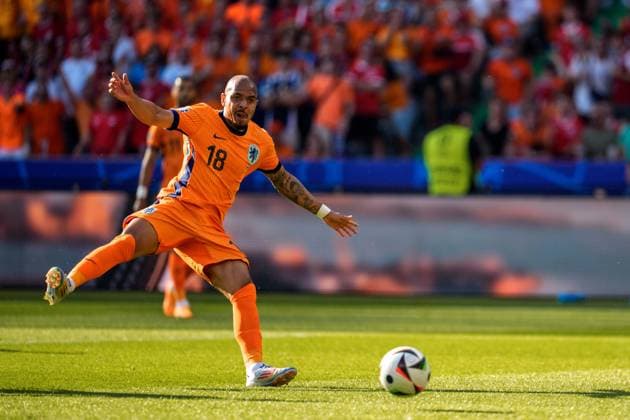 SOCCER - UEFA EURO, EM, Europameisterschaft,Fussball 2024 BERLIN,GERMANY,25.JUN.24 - UEFA EURO 2024, group stage, Austria vs Netherlands. Image shows Donyell Malen (NED).  GEPAxpictures xJohannesxFriedl