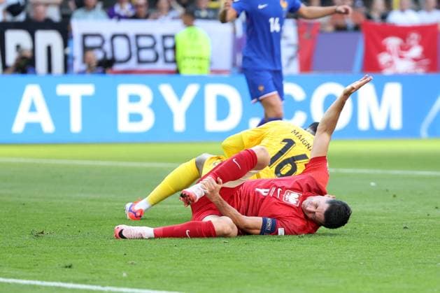 DORTMUND 25.06.2024 MECZ III RUNDA GRUPA D MISTRZOSTW EUROPY 2024: FRANCJA - POLSKA --- THIRD ROUND GROUP D UEFA EURO, EM, Europameisterschaft,Fussball 2024 MATCH: FRANCE - POLAND ROBERT LEWANDOWSKI FOT. PIOTR KUCZA FOTOPYK NEWSPIX.PL --- Newspix.pl  240625PYK0058
