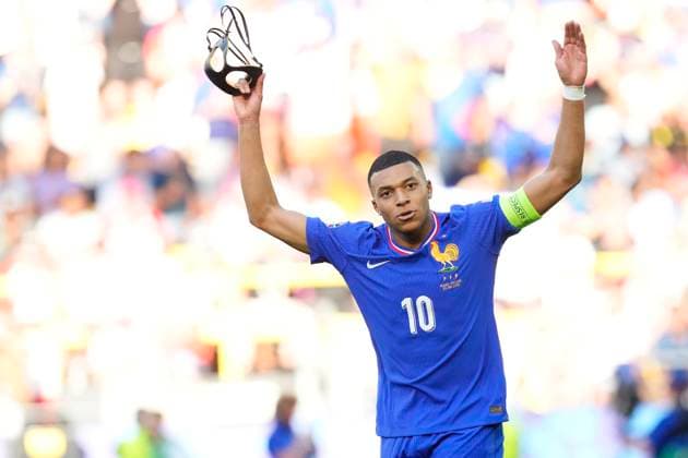 Sport Bilder des Tages France v Poland: Group D - UEFA EURO, EM, Europameisterschaft,Fussball 2024 Kylian Mbappe centre-forward of France and Real Madrid celebrates after scoring his sides first goal during the UEFA EURO 2024 group stage match between France and Poland at Football Stadium Dortmund on June 25, 2024 in Dortmund, Germany. Dortmund Germany  Copyright: xJosexBretonx originalFilename:breton-francevp240625_npg5b.jpg