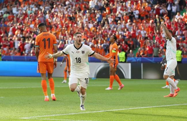 25.06.2024, xtgx, Fussball EM 2024, Niederlande - Österreich emspor, v.l. Romano Schmid (Oesterreich) celebrate the goal, Der Torjubel zum 2:1 (UEFA REGULATIONS PROHIBIT ANY USE OF PHOTOGRAPHS as IMAGE SEQUENCES and or QUASI-VIDEO) Berlin