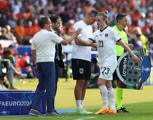 25.06.2024, xtgx, Fussball EM 2024, Niederlande - Österreich emspor, v.l. Trainer Ralf Rangnick (Oesterreich), Patrick Wimmer (Oesterreich) shakehands Auswechslung Einwechslung (UEFA REGULATIONS PROHIBIT ANY USE OF PHOTOGRAPHS as IMAGE SEQUENCES and or QUASI-VIDEO) Berlin