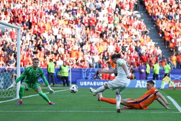 Marcel Sabitzer of Austria scores the sides third goal to make it 3-2 to Austria Netherlands v Austria, UEFA European Championship, EM, Europameisterschaft 2024, Group D, Football, Olympiastadion, Berlin, Germany, 25 Jun 2024 EDITORIAL USE ONLY No use with unauthorised audio, video, data, fixture lists, club league logos or live services. Online in-match use limited to 120 images, no video emulation. No use in betting, games or single club league player publications. Copyright: xMattxWest Shutterstockx 14555517bv