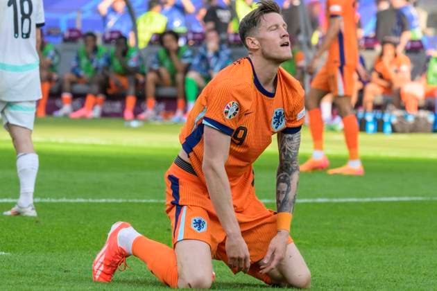 GER, Berlin, Fussball, Oesterreich vs. Niederlande, Gruppe D, Gruppenphase, UEFA EURO, EM, Europameisterschaft,Fussball 2024, SP, Olympia - Stadion Berlin, Wout Weghorst (NED), vergibt die Tor Chance, traurig, deprimiert, sauer, 25.06. 2024, Copyright: HMBxMedia UwexKoch