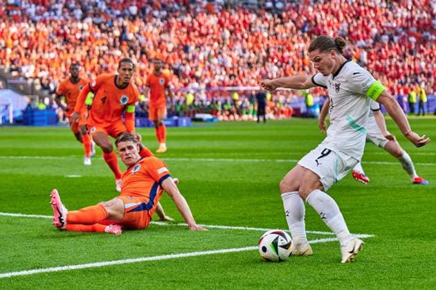 Marcel Sabitzer (Oesterreich, 09), zum Torschuss zum 3:2, GER, UEFA EURO, EM, Europameisterschaft,Fussball 2024, Fussball Herren, UEFA EM 2024 Matchtag 3, Gruppe D, Niederlande vs. Oesterreich, Netherlands vs. Austria, 25.06.2024. GER, UEFA Euro 2024, Fussball Herren, UEFA EM 2024 Matchtag 3, Gruppe D, Niederlande vs. Oesterreich, Netherlands vs. Austria, 25.06.2024. Berlin Copyright: xEibner-Pressefotox xClaudiusxRauchx EP_CRH