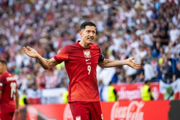 GER, Euro 2024, Group D, Frankreich (FRA) vs Polen (POL) 25.06.2024, Signal Iduna Park BVB Stadion Dortmund, Dortmund, GER, Euro 2024, Group D, Frankreich (FRA) vs Polen (POL) Im Bild: Torjubel Jubel ueber das Tor zum 1:1 Lewandowski Robert (Polen Poland POL, 9)