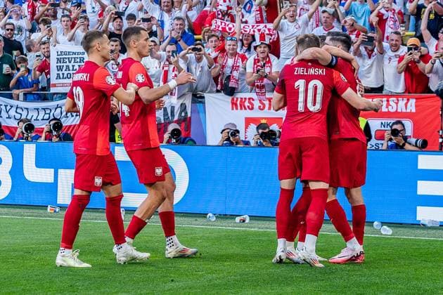 Tor zum 1:1 durch Elfmeter von Robert Lewandowski (Polen, 09) Frankreich vs. Polen, Herren, Fussball, 3. Spieltag, EURO 2024, 25.06.2024, Europameisterschaft, Gruppe D Frankreich vs. Polen, Herren, Fussball, 3. Spieltag, EURO 2024, 25.06.2024, Europameisterschaft, Gruppe D Dortmund Copyright: xEibner-Pressefoto BahhoxKarax EP_FRA