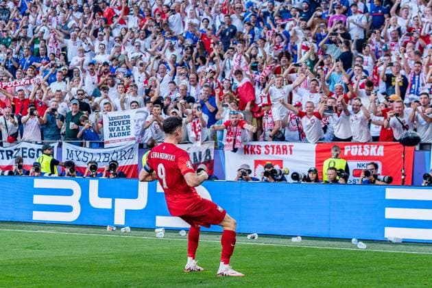 Tor zum 1:1 durch Elfmeter von Robert Lewandowski (Polen, 09) Frankreich vs. Polen, Herren, Fussball, 3. Spieltag, EURO 2024, 25.06.2024, Europameisterschaft, Gruppe D Frankreich vs. Polen, Herren, Fussball, 3. Spieltag, EURO 2024, 25.06.2024, Europameisterschaft, Gruppe D Dortmund Copyright: xEibner-Pressefoto BahhoxKarax EP_FRA