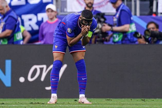 2024-06-25 France v Poland - Group D - UEFA EURO, EM, Europameisterschaft,Fussball 2024 DORTMUND, GERMANY - JUNE 25: Kylian Mbappe of France with mask hurts his already broken nose during the Group D - UEFA EURO 2024 match between France and Poland at BVB Stadion Dortmund on June 25, 2024 in Dortmund, Germany. (Photo by Joris Verwijst BSR Agency) Dortmund Germany Content not available for redistribution in The Netherlands directly or indirectly through any third parties. Copyright: xBSRxAgencyx