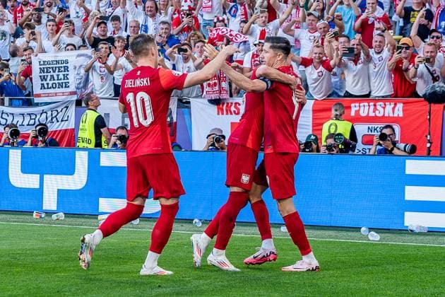Tor zum 1:1 durch Elfmeter von Robert Lewandowski (Polen, 09) Frankreich vs. Polen, Herren, Fussball, 3. Spieltag, EURO 2024, 25.06.2024, Europameisterschaft, Gruppe D Frankreich vs. Polen, Herren, Fussball, 3. Spieltag, EURO 2024, 25.06.2024, Europameisterschaft, Gruppe D Dortmund Copyright: xEibner-Pressefoto BahhoxKarax EP_FRA