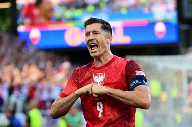 Torjubel zum 1:1 durch Robert Lewandowski 9 (Polen), Frankreich vs. Polen, Fussball, UEFA EURO, EM, Europameisterschaft,Fussball 2024, Gruppenphase, 3. Spieltag, 25.06.2024 Dortmund Nordrhein-Westfalen Deutschland
