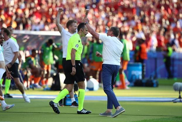 25.06.2024, xtgx, Fussball EM 2024, Niederlande - Österreich emspor, v.l. Trainer Ralf Rangnick (Oesterreich) jubeln jubelt nach Spielende celebrate at the end of the match. (UEFA REGULATIONS PROHIBIT ANY USE OF PHOTOGRAPHS as IMAGE SEQUENCES and or QUASI-VIDEO) Berlin