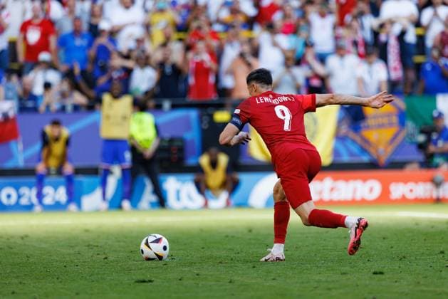 Robert Lewandowski seen scoring goal during UEFA EURO, EM, Europameisterschaft,Fussball 2024 game between national teams of France and Poland at Signal Iduna Park, Dortmund, Germany (Maciej Rogowski) Dortmund Signal Iduna Park Germany Copyright: xMaciejxRogowskix francepoland-34