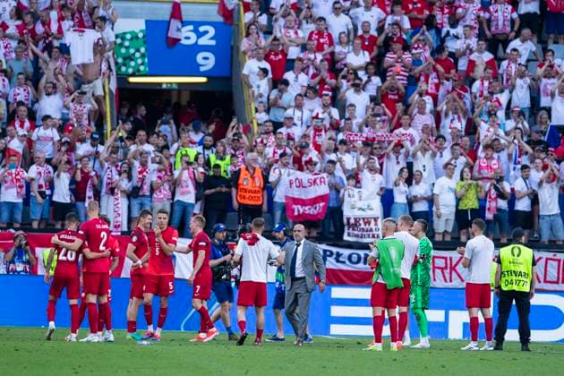 UEFA EURO, EM, Europameisterschaft,Fussball 2024: Frankreich - Polen; 25.06.2024 Die polnische Mannschaft bedankt sich bei den Fans. UEFA EURO 2024: Frankreich - Polen; BVB Stadion Dortmund, Dortmund, am 25.06.2024 Copyright: xBEAUTIFULxSPORTS Meuselx
