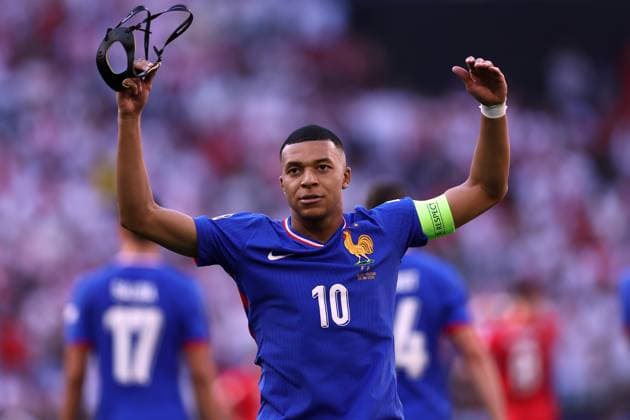 France - Poland Kylian Mbappe of France celebrates after scoring a goal during the UEFA EURO, EM, Europameisterschaft,Fussball 2024 Group D match between France and Poland at BVB Stadium Dortmund on June 25, 2024 in Dortmund, Germany. Dortmund BVB Stadium Dortmund Germany Copyright: xMarcoxCanonierox