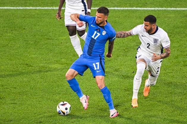 COLOGNE - (l-r) Jan Mlakar of Slovenia, Kyle Walker of England during the UEFA EURO, EM, Europameisterschaft,Fussball 2024 group C match between England and Slovenia at the Rhein Energie stadium on June 25, 2024 in Cologne, Germany. ANP Hollandse Hoogte UEFA EURO 2024 2024 xVIxANPxSportx xGerritxvanxKeulenxIVx 502054988 originalFilename: 502054988.jpg