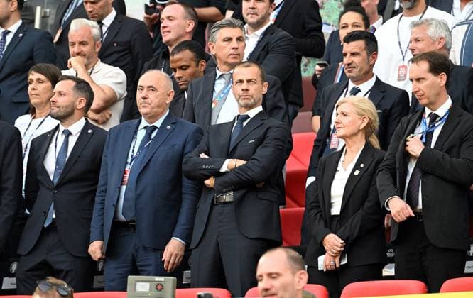 25.06.2024, xsltx, Fussball EM 2024, England - Slowenien emspor, v.l. UEFA Praesident Aleksander Ceferin (DFL DFB REGULATIONS PROHIBIT ANY USE OF PHOTOGRAPHS as IMAGE SEQUENCES and or QUASI-VIDEO) Köln