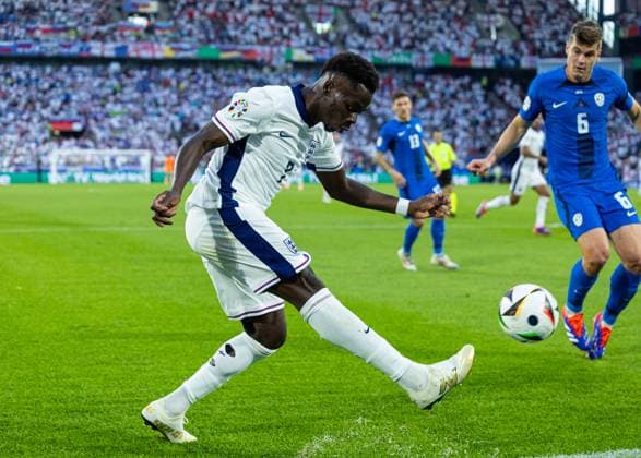 Football - UEFA EURO, EM, Europameisterschaft,Fussball 2024 - Group C - England v Slovenia COLOGNE, GERMANY - Tuesday, June 25, 2024: England s Bukayo Saka during the UEFA Euro 2024 Group C match between England and Slovenia at the Müngersdorfer Stadium. (Photo by David Rawcliffe Propaganda) COLOGNE Müngersdorfer Stadium NORTH RHINE-WESTPHALIA GERMANY  Copyright: xDavidxRawcliffex P2024-06-25-England_Slovenia-26