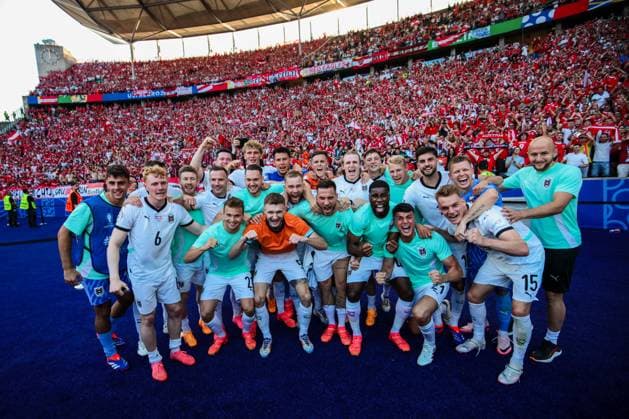Berlin: Austria team victory celebratons during UEFA EURO, EM, Europameisterschaft,Fussball 2024 - Holland vs Austria, UEFA European Football Championship in Berlin, Germany, June 25 2024 UEFA European Football Championship - UEFA Euro 2024 - Holland vs Austria  - ZUMAp169 20240625_zsa_p169_224 Copyright: xIPAx