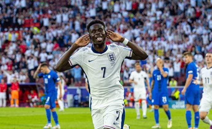 Football - UEFA EURO, EM, Europameisterschaft,Fussball 2024 - Group C - England v Slovenia COLOGNE, GERMANY - Tuesday, June 25, 2024: England s Bukayo Saka celebrates before his goal is disallowed during the UEFA Euro 2024 Group C match between England and Slovenia at the Müngersdorfer Stadium. (Photo by David Rawcliffe Propaganda) COLOGNE Müngersdorfer Stadium NORTH RHINE-WESTPHALIA GERMANY  Copyright: xDavidxRawcliffex P2024-06-25-England_Slovenia-30