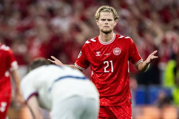 240625 Morten Hjulmand of Denmark reacts during the UEFA EURO, EM, Europameisterschaft,Fussball 2024 Football Championship match between Denmark and Serbia on June 25, 2024 in Munich. Photo: Mathias Bergeld BILDBYRAN kod MB MB0940 fotboll football soccer fotball fotbolls-em europamästerskap em uefa euro uefa european football championship euro 2024 danmark denmark serbien serbia bbeng Copyright: MATHIASxBERGELD BB240625MB061