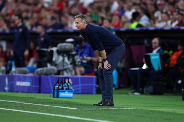 Fußball UEFA EURO, EM, Europameisterschaft,Fussball 2024 Gruppenphase 3. Spieltag Dänemark - Serbien am 25.06.2024 in der München Fußball Arena in München Kasper Hjulmand ( Trainer Cheftrainer Dänemark )