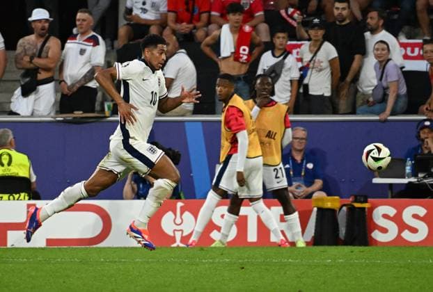 25.06.2024, xsltx, Fussball EM 2024, England - Slowenien emspor, v.l. Jude Bellingham (England) (DFL DFB REGULATIONS PROHIBIT ANY USE OF PHOTOGRAPHS as IMAGE SEQUENCES and or QUASI-VIDEO) Köln