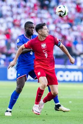 UEFA EURO, EM, Europameisterschaft,Fussball 2024: Frankreich - Polen; 25.06.2024 Dayot Upamecano (Frankreich, 4), Robert Lewandowski (Polen, 9). UEFA EURO 2024: Frankreich - Polen; BVB Stadion Dortmund, Dortmund, am 25.06.2024 Copyright: xBEAUTIFULxSPORTS Meuselx
