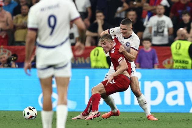 Rasmus Hojlund (Denmark)Nikola Milenkovic (Serbia) during the UEFA EURO, EM, Europameisterschaft,Fussball Germany 2024 match between Denmark 0-0 Serbia at Munich Football Arena on June 25, 2024 in Munich, Germany. Noxthirdxpartyxsales  (257681642)