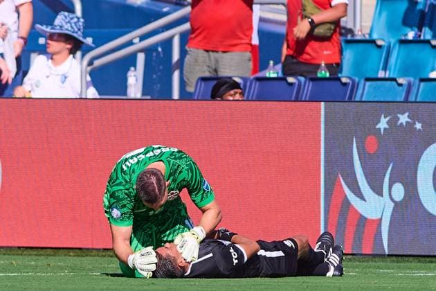 RECORD DATE NOT STATED Copa America USA 2024 Peru vs Canada Assistant Referee Humberto Panjoj of Guatemala receives Attention of Maxime Crepeau of Canada during the game between Peru and Canada as part of the CONMEBOL Copa America USA 2024 group A, at Childrens Mercy Park Stadium, on June 25, 2024 in Kansas City, Kansas, United States. KANSAS CITY KANSAS UNITED STATES  Copyright: xJONATHANxDUENASx 20240625175225_CA_GA_2024_PER_CAN_PANJOJ117