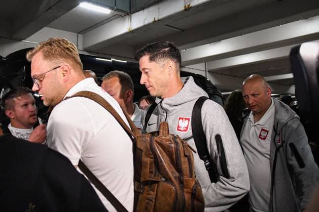 2024.06.26 Warszawa pilka nozna reprezentacja Polski Powrot reprezentacji Polski N z Robert Lewandowski Foto Pawel Bejnarowicz PressFocus 2024.06.26 Warszawa Football - Polish national team, Nationalteam Powrot reprezentacji Polski Robert Lewandowski Credit: Pawel Bejnarowicz PressFocus NEWSPIX.PL --- Newspix.pl Polish national team return from euro 2024 in Germany POLAND OUT!  20240626PB2559