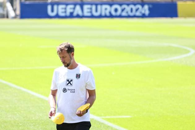 SOCCER - UEFA EURO, EM, Europameisterschaft,Fussball 2024 BERLIN,GERMANY,26.JUN.24 - SOCCER -UEFA EURO 2024, OEFB, Oesterreichischer Fussball-Bund, training. Image shows assistant coach Lars Kornetka (AUT).  GEPAxpictures xArminxRauthner