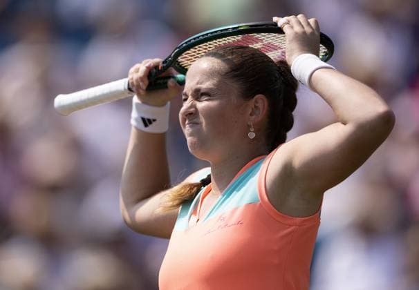 Jelena Ostapenko of Latvia frustrated Rothesay International Eastbourne, Day 4, Tennis, Devonshire Park, Eastbourne, UK - 26 June 2024  Copyright: xEllaxLing Shutterstockx 14558912bl