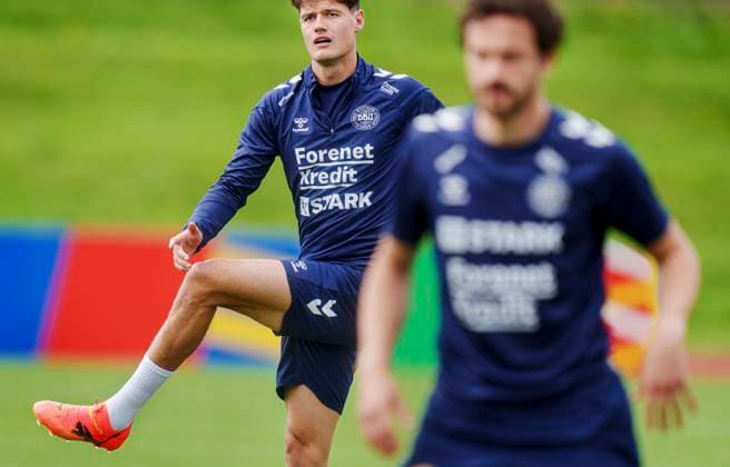 Christian Noergaard (R) and Thomas Delaney during the national team, Nationalteam s training in Freudenstadt, Germany Wednesday, June 26, 2024. (Photo: Liselotte Sabroe Ritzau Scanpix) , Freudenstadt Tyskland Copyright: Ritzau Scanpix LiselottexSabroex spdk20240626-162313-L