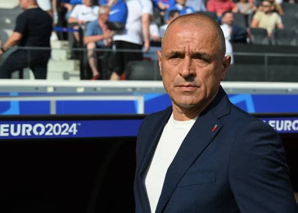 26.06.2024, xsltx, Fussball EM 2024, Slowakei - Rumänien emspor, v.l. Trainer Head Coach Francesco Calzona (DFL DFB REGULATIONS PROHIBIT ANY USE OF PHOTOGRAPHS as IMAGE SEQUENCES and or QUASI-VIDEO) Frankfurt