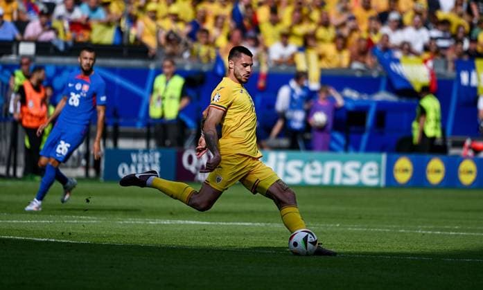 26.06.2024, xpsx, UEFA EURO, EM, Europameisterschaft,Fussball 2024 Vorrunde, Slowakei - Rumänien v.l. Andonie Andrei Burca (Rumänien Rumaenien) (DFL DFB REGULATIONS PROHIBIT ANY USE OF PHOTOGRAPHS as IMAGE SEQUENCES and or QUASI-VIDEO) emspor Frankfurt